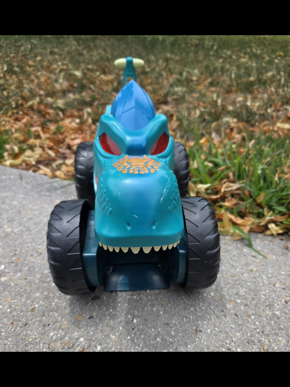 Mega Wrex Dino Monster Truck Toy - Teal & Purple - Picture 2 of 4